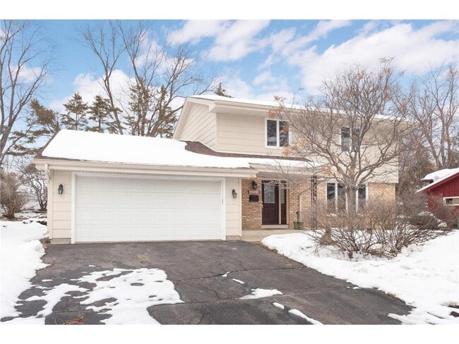 Building Photo - 8324 29th Ave N