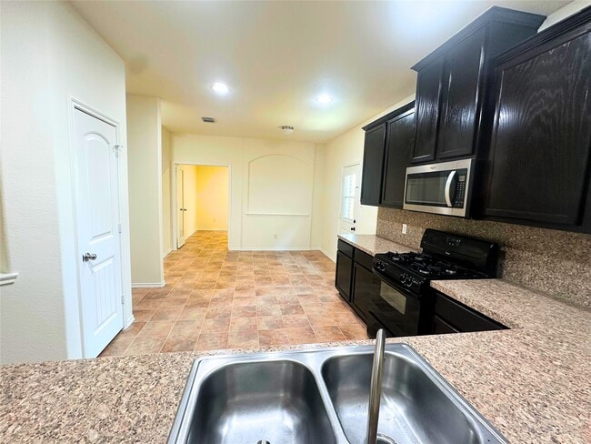 Photo - 8218 Nagy Hill St