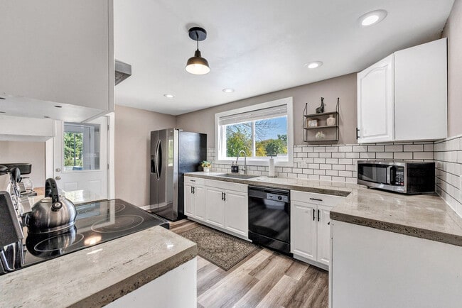 712 McDonald St Unit SI FL2-ID1531286P