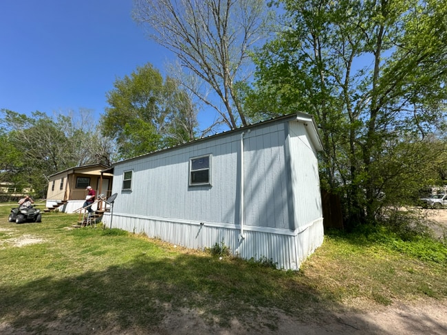 Photo - 405 N Clegg St