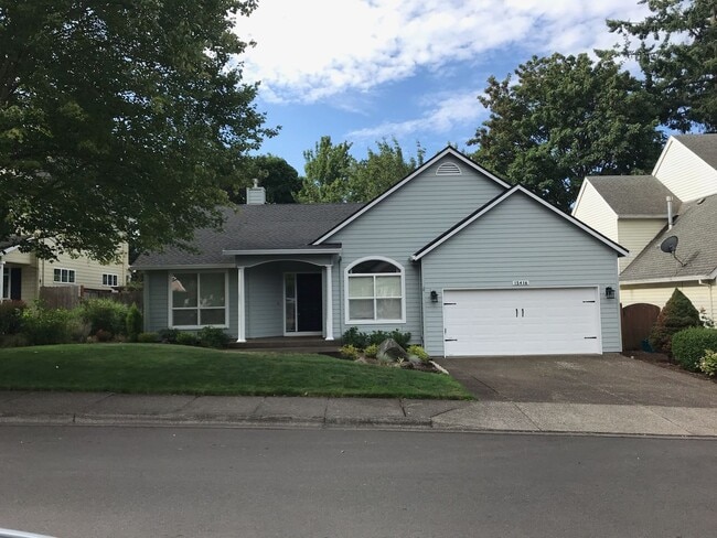 Building Photo - Sherwood Single Level Home w/amazing yard!