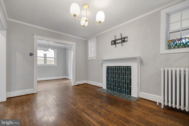 Photo - 5123 Crittenden St