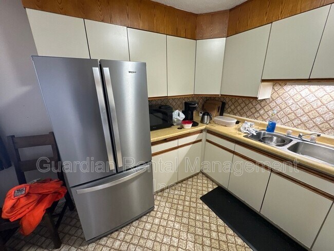 Photo - 39 Kingsway Dr Unit Apt 6