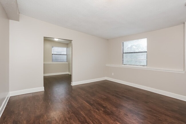 Photo - 2611 Lowes Pl