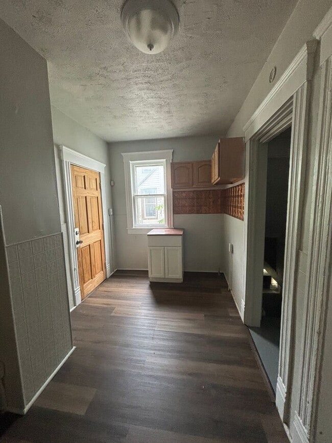 Photo - Stunning 4 beds 1 bath in Cleveland!