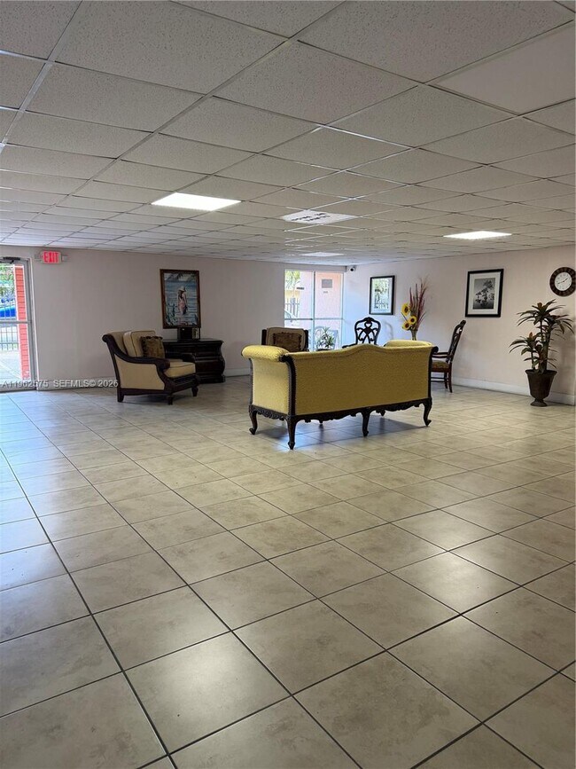 Photo - 6190 W 19th Ave Unidad 303