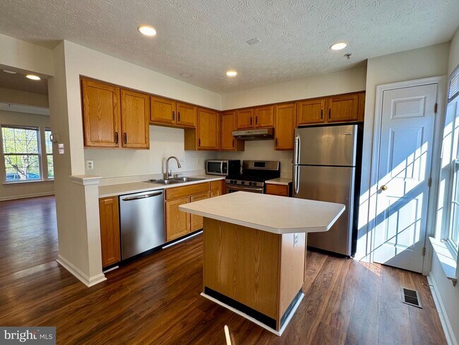 Photo - 5229 Abbeywood Ct Townhome