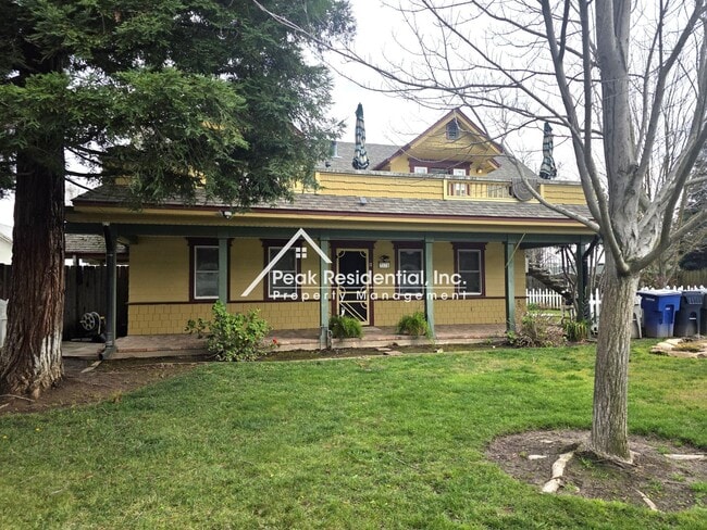 Photo - Charming 2bd/1ba Victorian Duplex