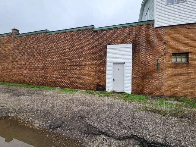 Photo - 1430 S 25th St Unit Apt B