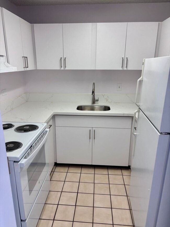 Photo - For Rent | New Renovated 1 Bedroom, 1 Bathroom with 1 Assigned Covered Parking at Scenic Tower Unit 9B