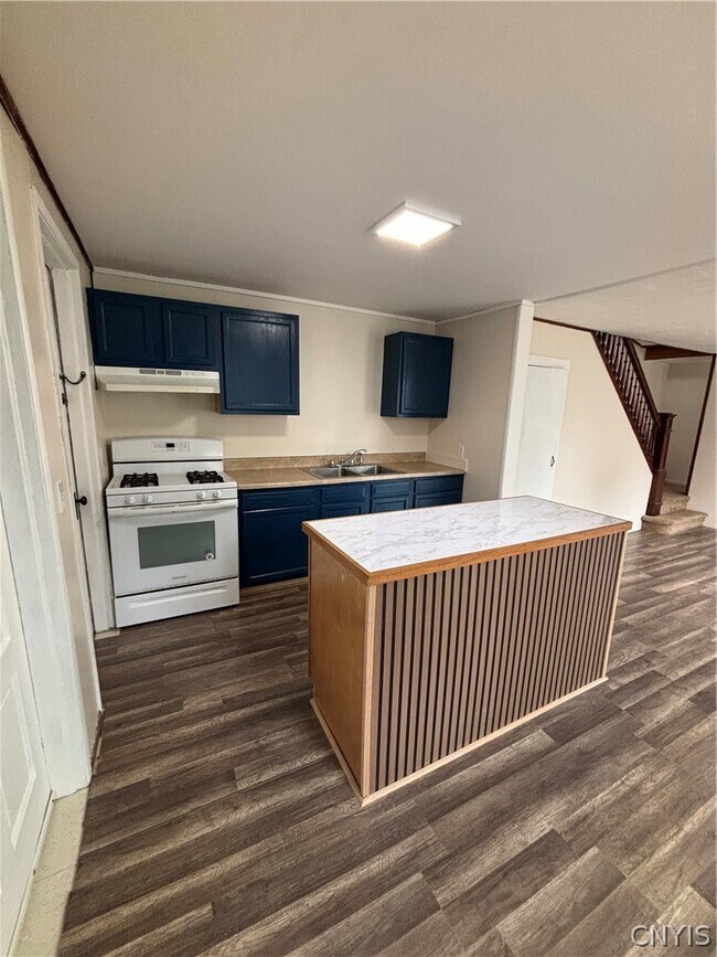 Photo - 300 S Pleasant St