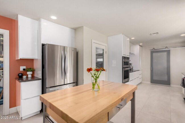 Photo - 1416 W Orchid Ln