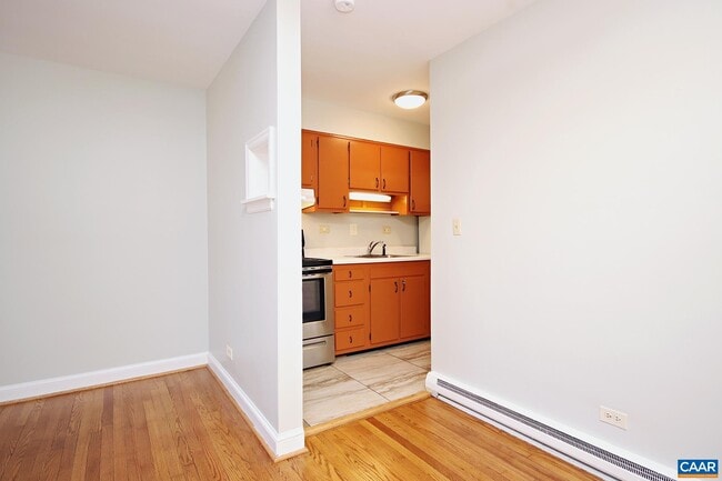 Photo - 2114 Ivy Rd Unit 11