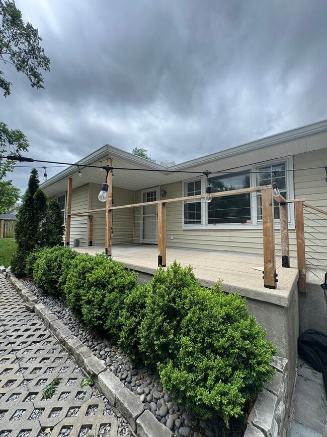 Photo - 3 bed, 2.5 bath home with spacious layout and oversized den/bonus room. Features include a fully ...