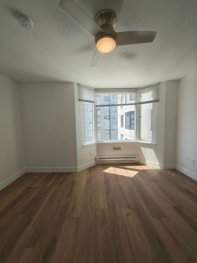 Photo - AMSI - Spacious 8th Floor Studio at the Baycrest Towers, Parking Included!
