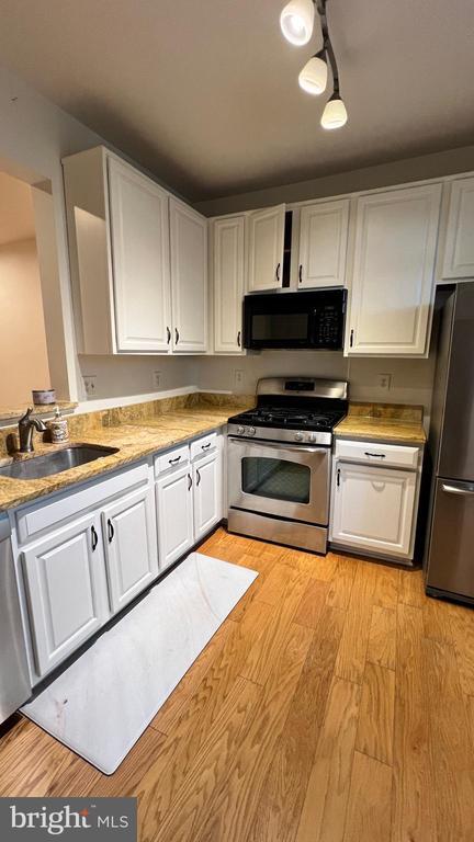 Building Photo - 1300 Windleaf Dr Unit 154