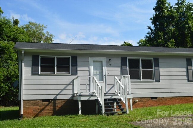 Photo - 135 Sherrill Ln