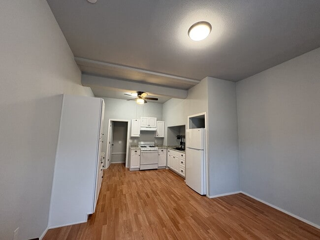 Photo - 141 E Fairfield Ct