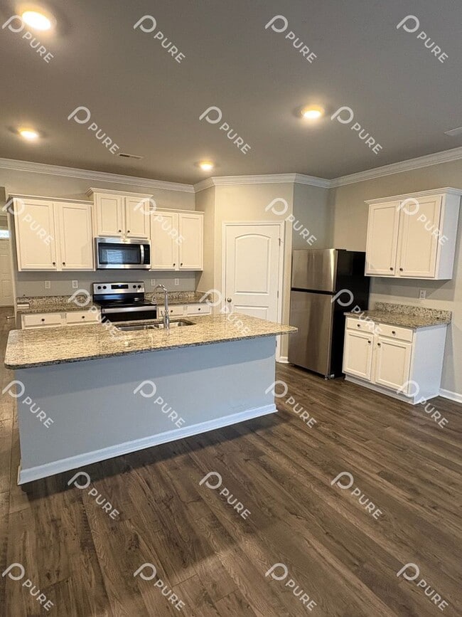 Photo - 14170 Lannister Ln