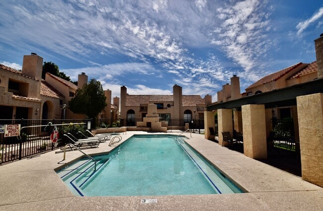 Photo - Beautiful modern 1 bed 2 bath corner unit in the Highlands Condominium community.