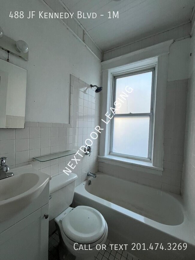 Photo - 488 John F. Kennedy Blvd Unidad 1M