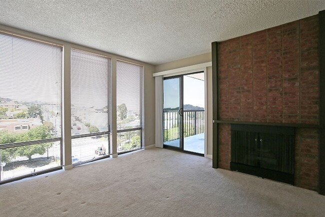 Photo - OPEN HOUSE: Thursday (4/23) 6:00pm-6:45pm. Contemporary, top floor 1BR/1BA in the Forest Knolls d...