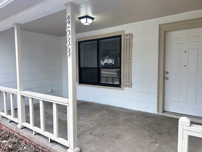 Photo - 4533 E 5th Pl