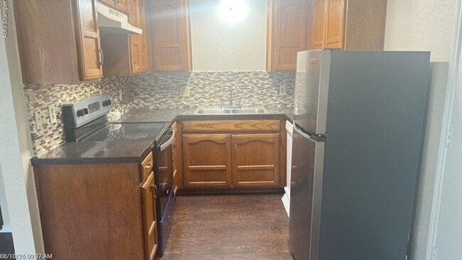 Photo - 207 Hosack St