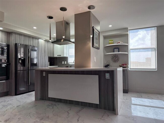 Building Photo - 3015 N Ocean Blvd Unit 17A Rental