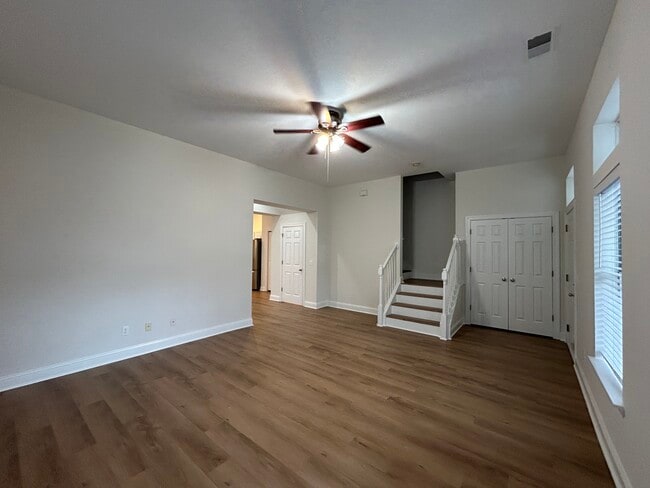 Photo - 80 Cassandra Ln