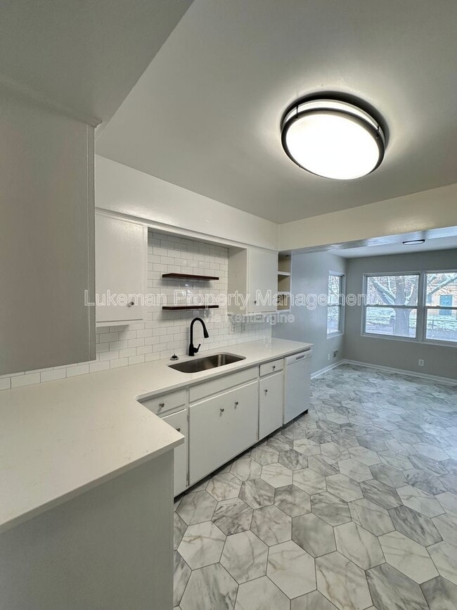 Photo - 3009 W Michigan Ave