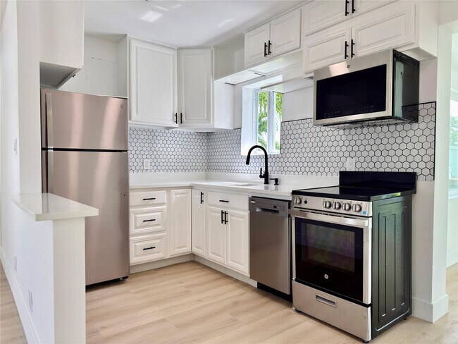 Photo - 1008 Mango Isle