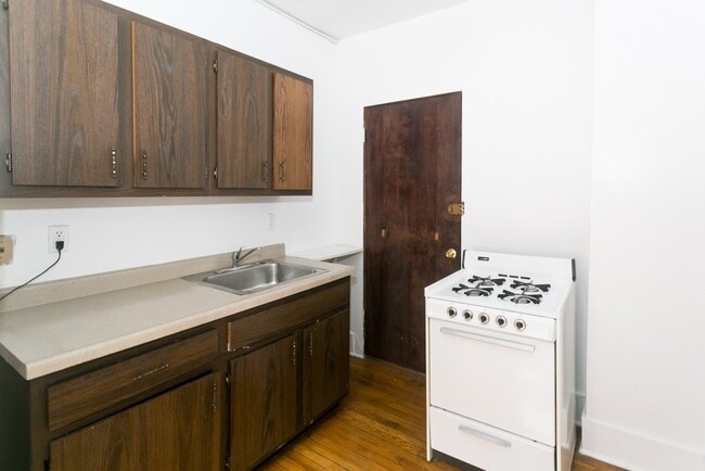 Photo - 938 W Cornelia Ave Unit A3