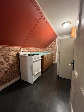 38 Tuttle St Unit 2