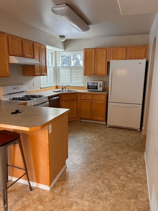 Photo - Beautiful and spacious East Anchorage home