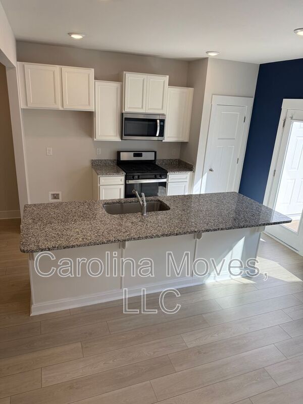 Photo - 1067 Millison Pl