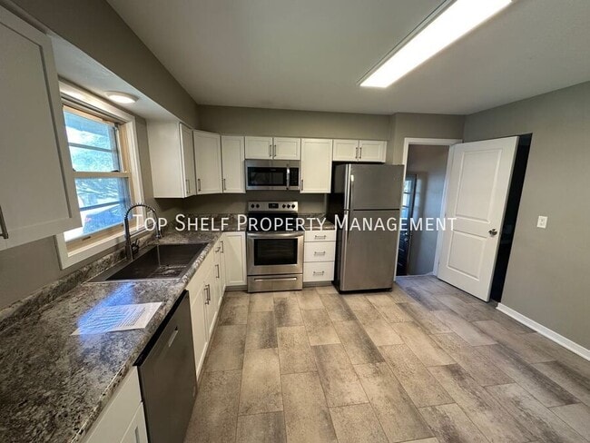 Photo - 3935 Oakshire Rd