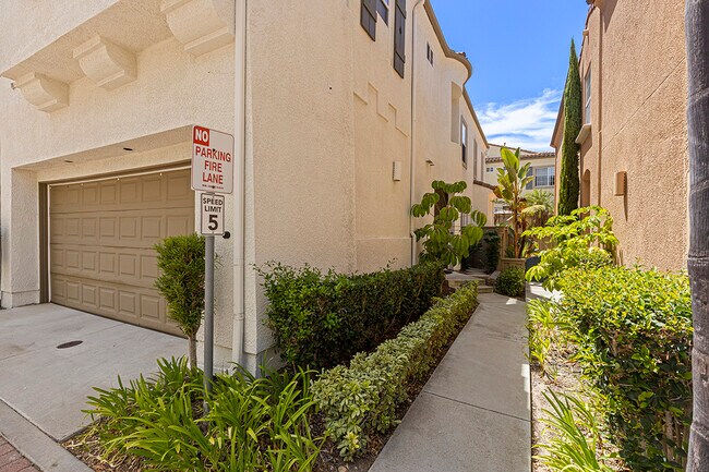 11817 Miro Cir