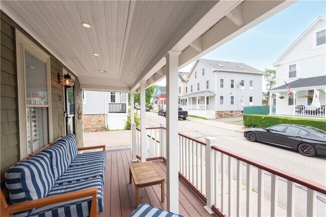 32 Hammond St