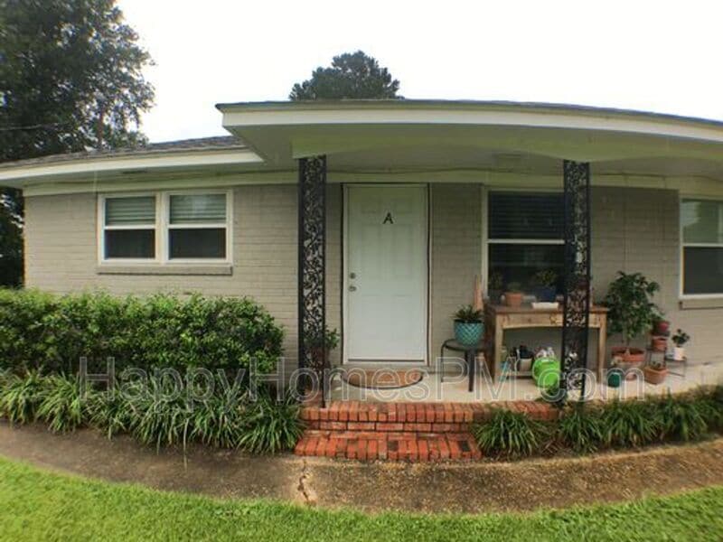Photo - 1556 Kemper Ave
