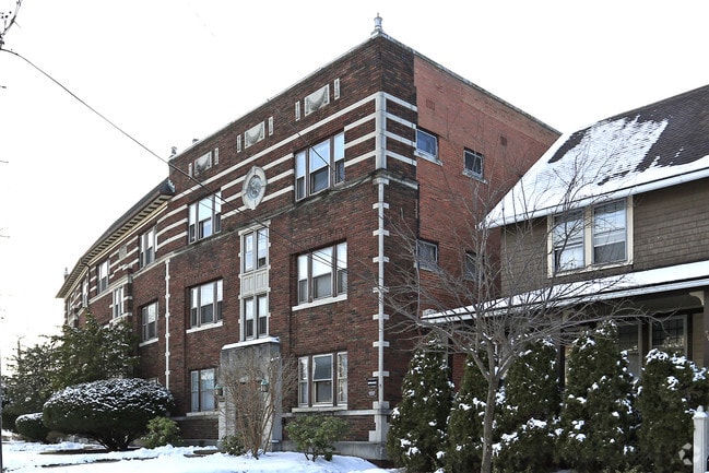Edanola Apartments