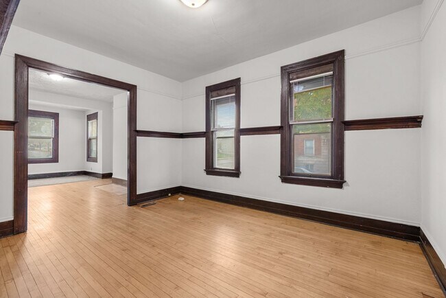 Building Photo - The Maple Unit LOWER Rental