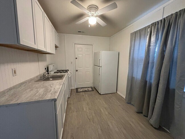 Photo - 11291 Lozier Ave