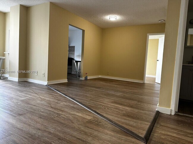 Photo - 16909 N Bay Rd Unit 409