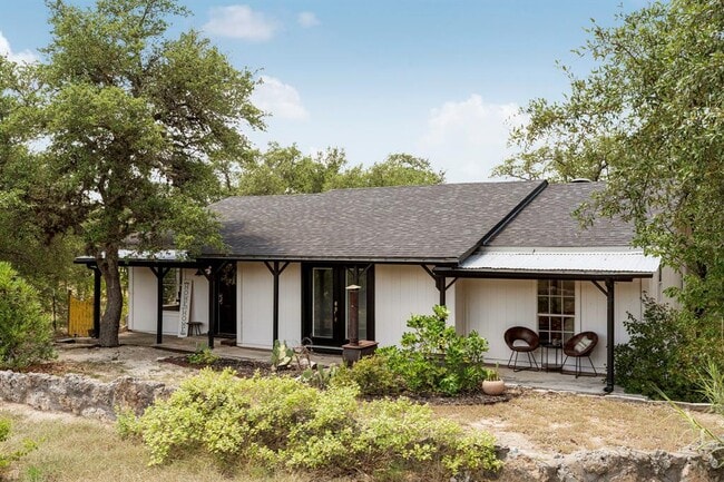 Building Photo - 2591 Spring Valley Dr