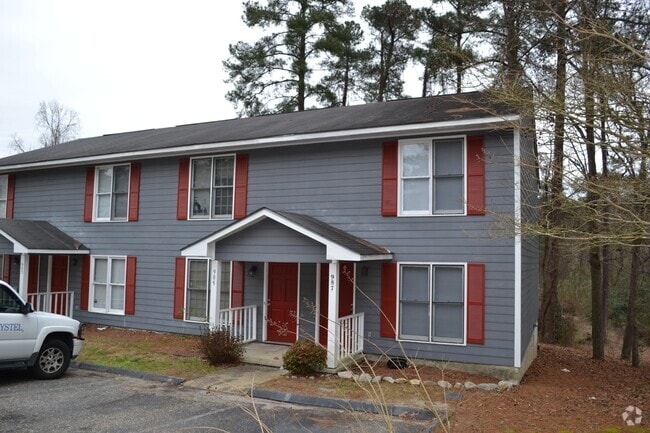 Building Photo - 2 Bedroom Townhome available 5/15/2025 - n...