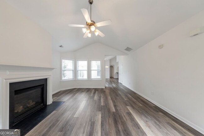 196 Highland Falls Dr