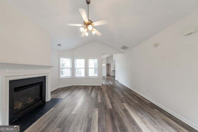 Photo - 196 Highland Falls Dr