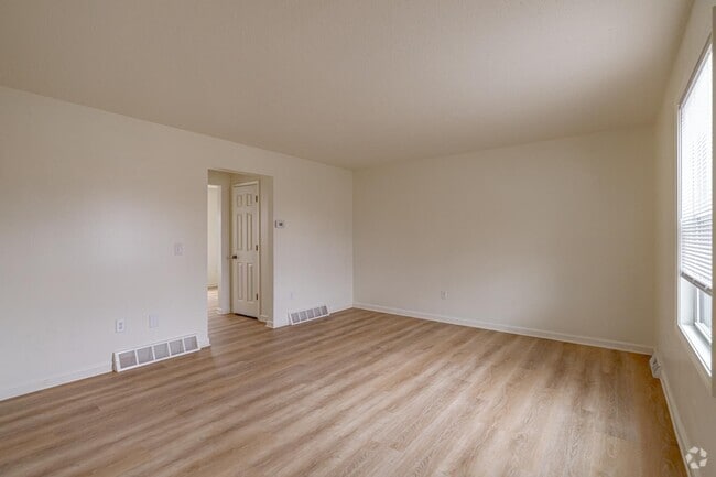 Building Photo - 311 S Atcher St Rental