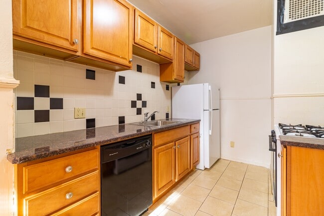 Photo - Cormere (IN-UNIT WASHER & DRYER)
